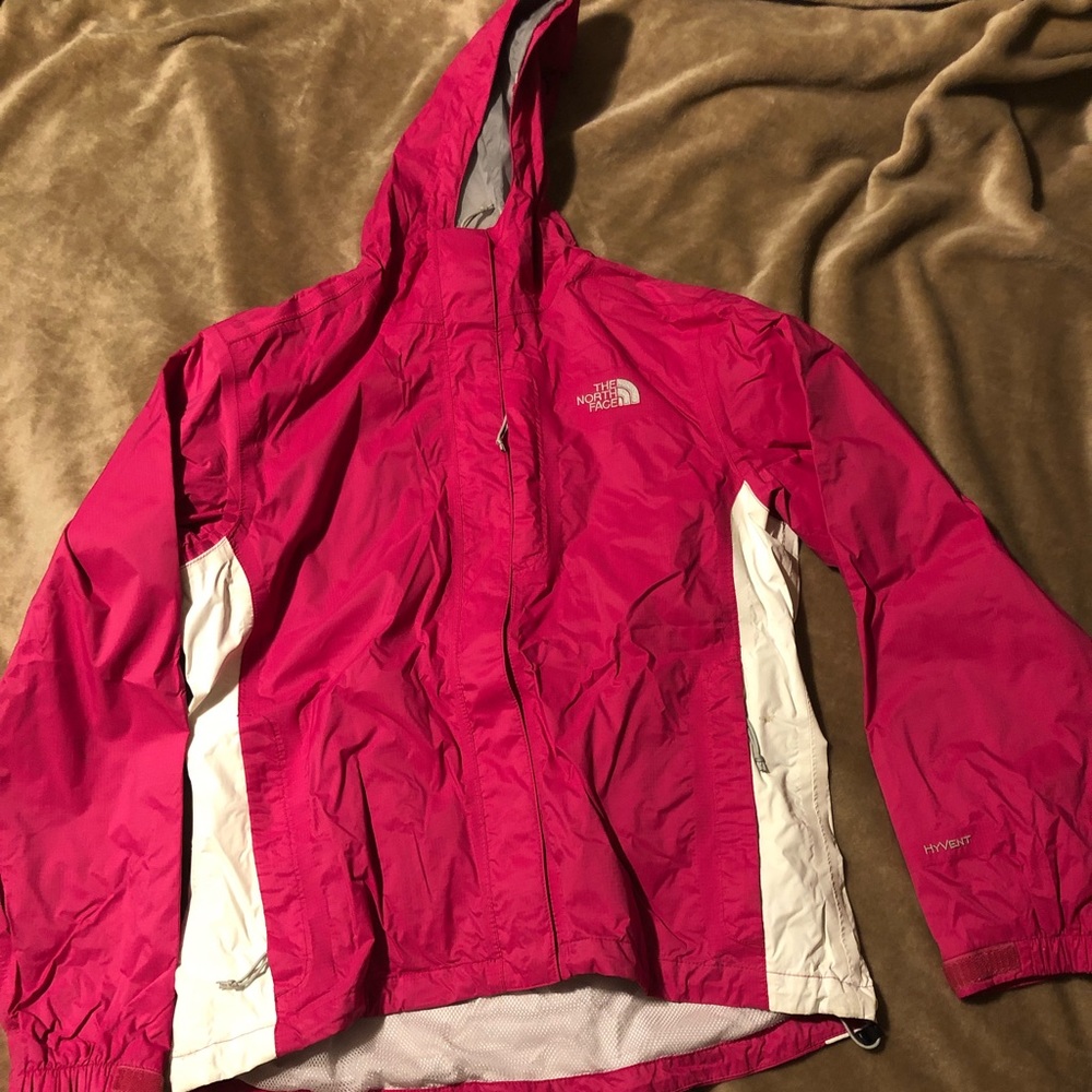 The North Face women’s wind breaker jacket